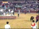 dezbracat, cu japka